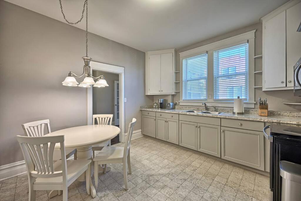 Suites On Seneca - Lovely 2 Bed 1 Bath Apartment Harrisburg Exterior photo